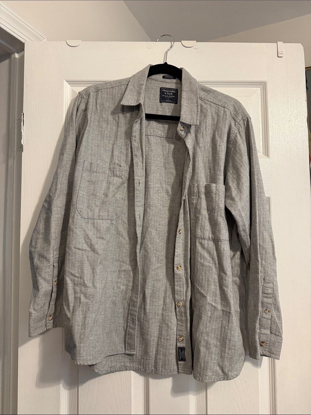 Abercrombie & Fitch Light Gray Button-Up Shirt